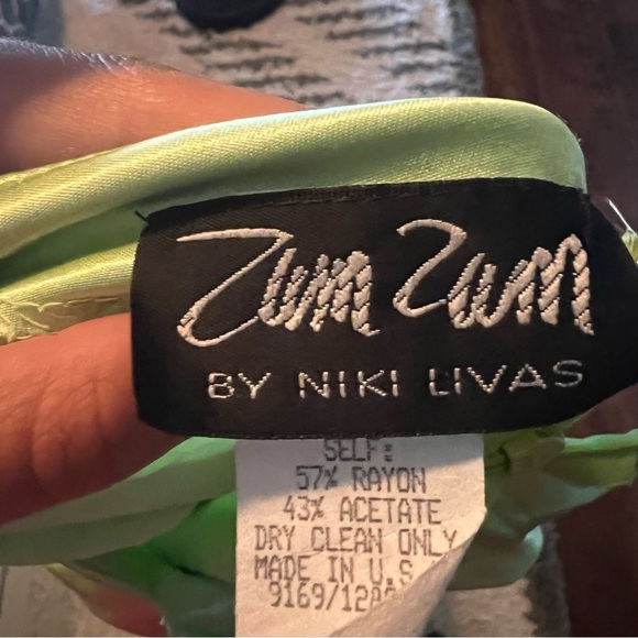 Zum Zum by Niki Livas Vintage Y2K Lime Green Satin Dress - Picture 7 of 8